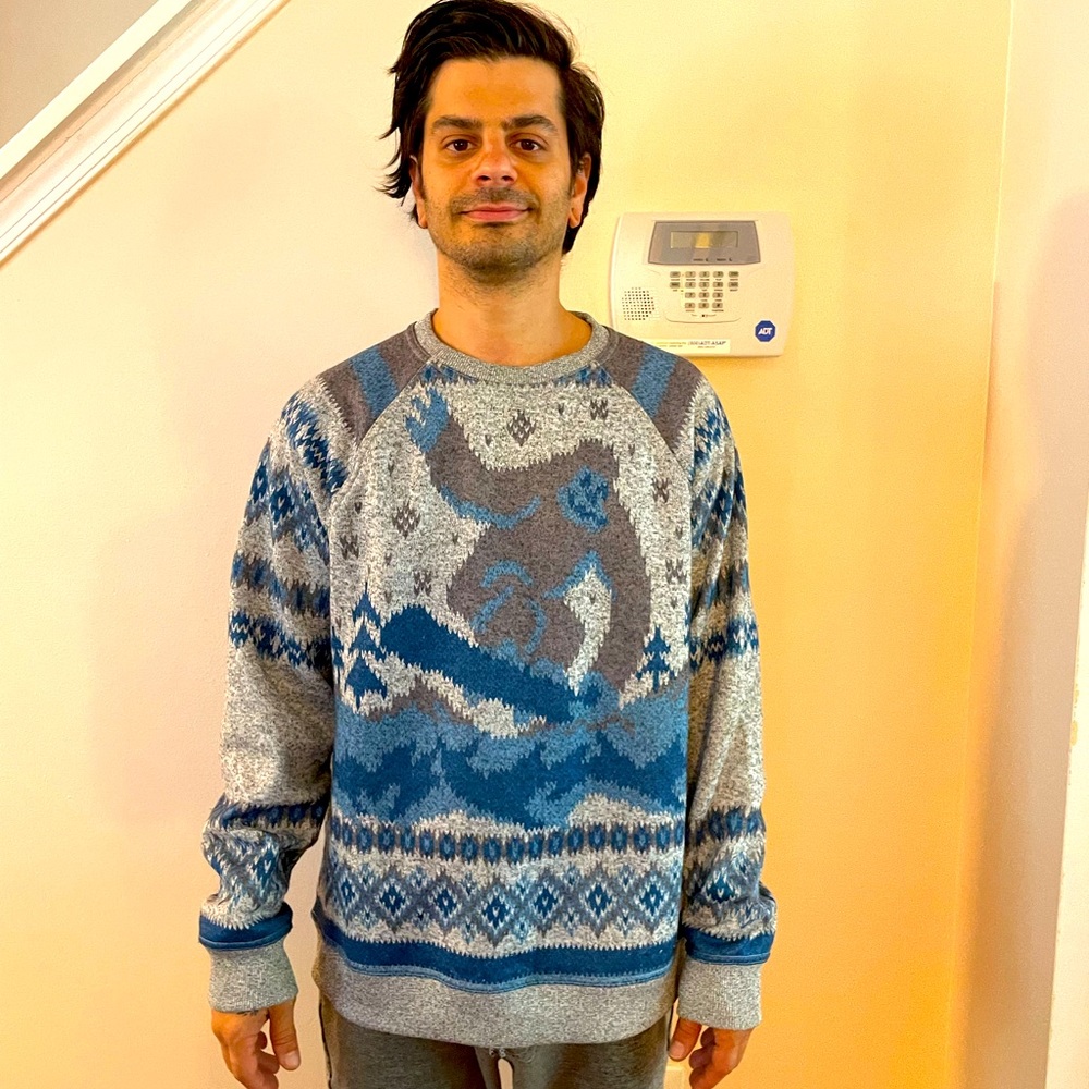 Sweatshirt